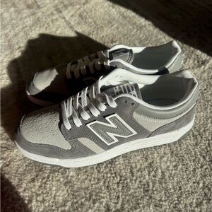New Balance Men's Gray and White Athletic Sneakers BB480 new